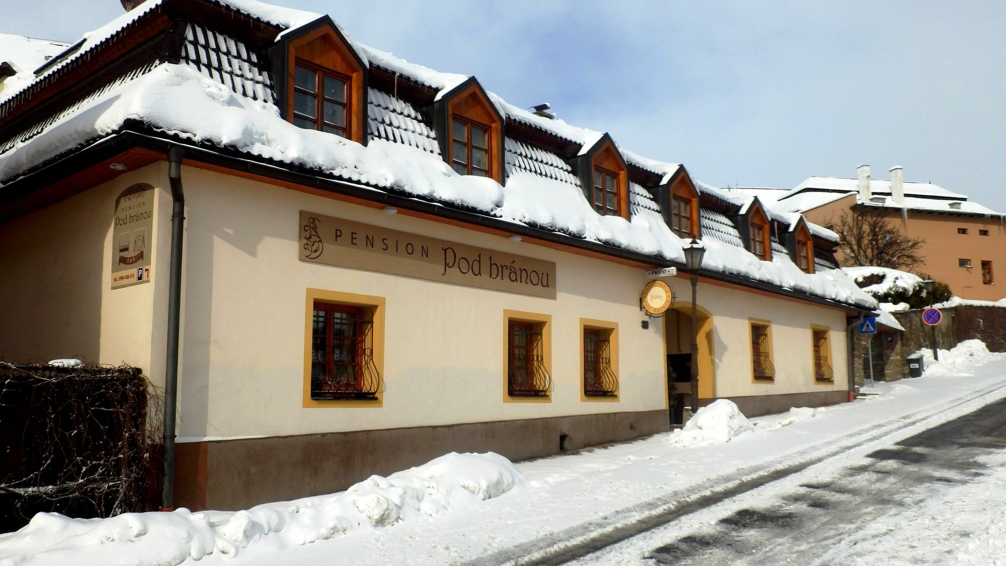 Penzion Pod Branou Poprad Exterior foto