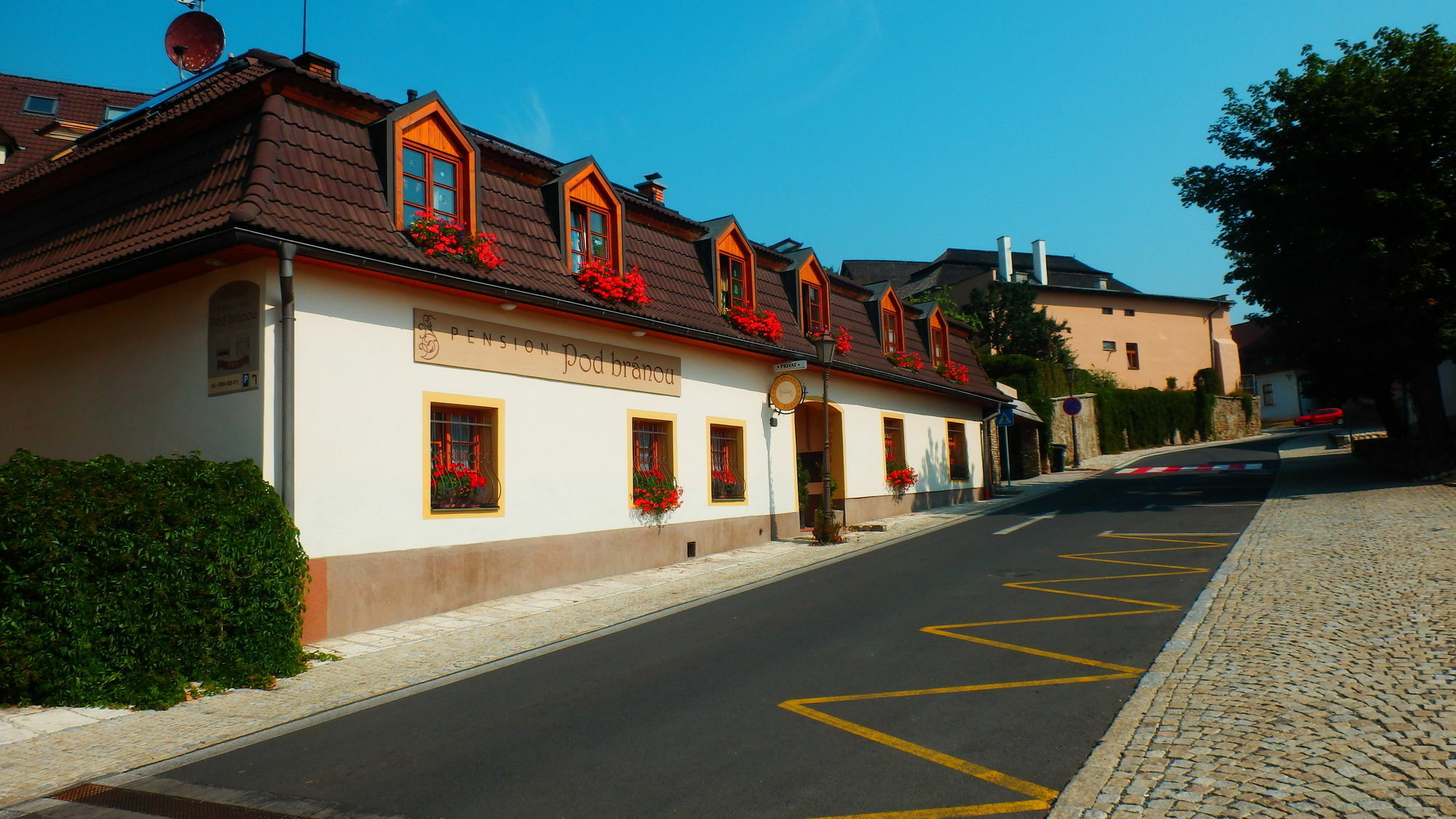 Penzion Pod Branou Poprad Exterior foto